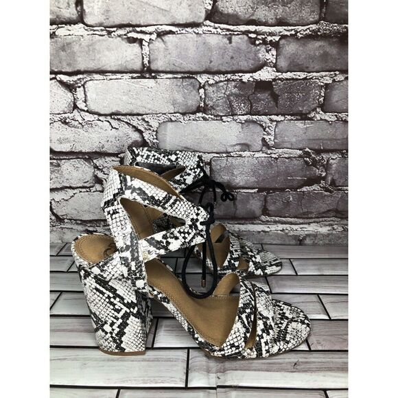 Gianni Bini After Hours White Black Snake Lace Block Heel Sandals Women Sz 7.5M - Picture 3 of 16